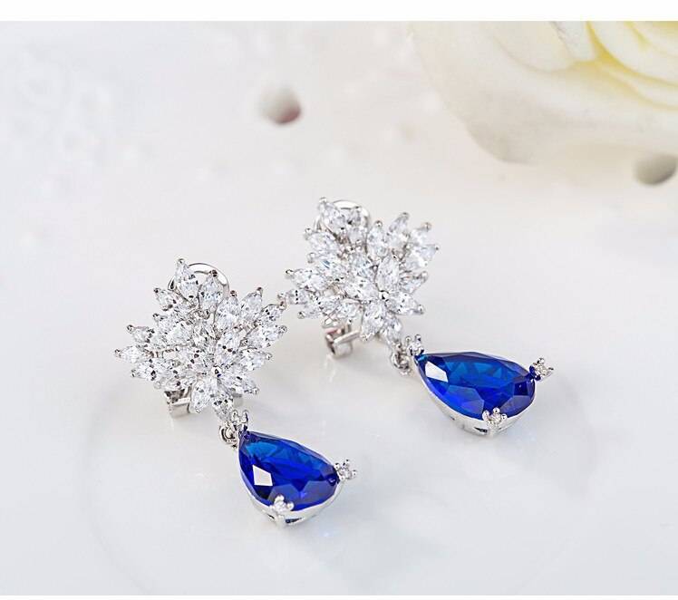 Women's Luxury Earrings and Necklace Jewelry Set