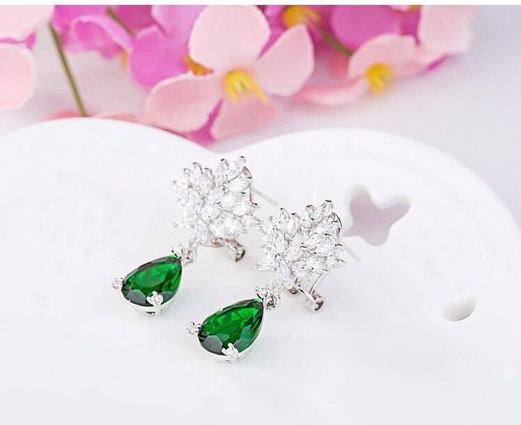 Women's Luxury Earrings and Necklace Jewelry Set