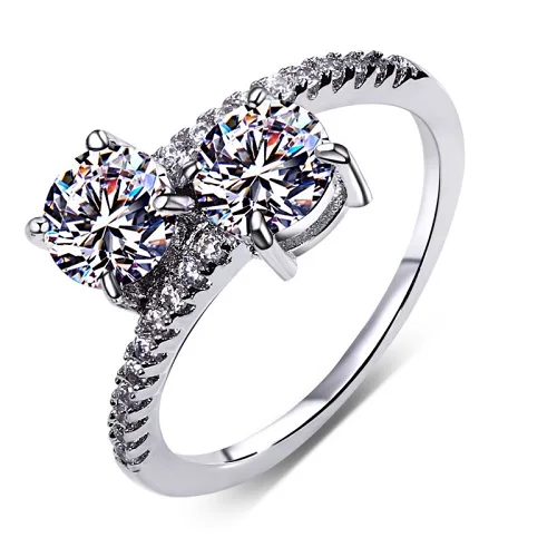 Luxury Sparkling Women's Ring in Silver