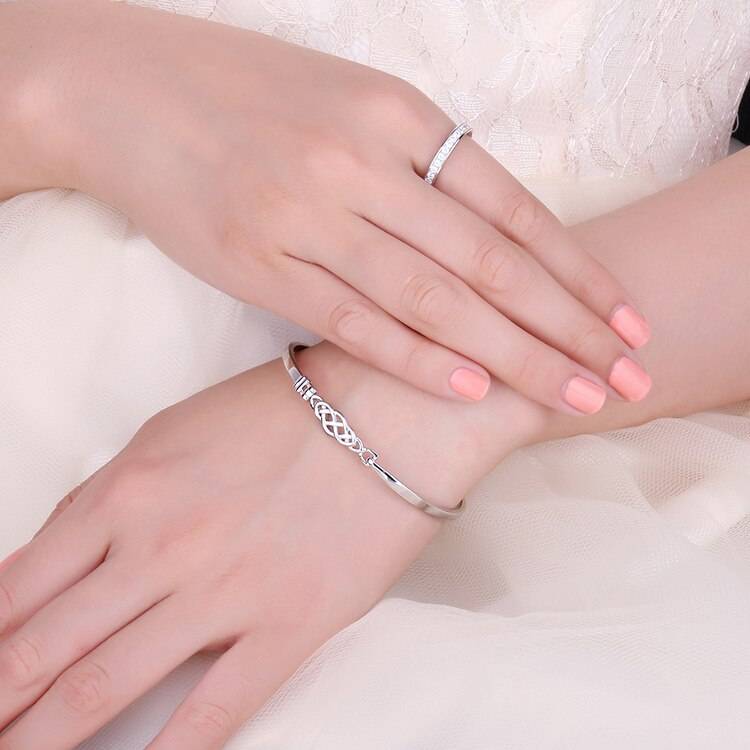 Celtic Knot Designed 925 Sterling Silver Bracelet for Women
