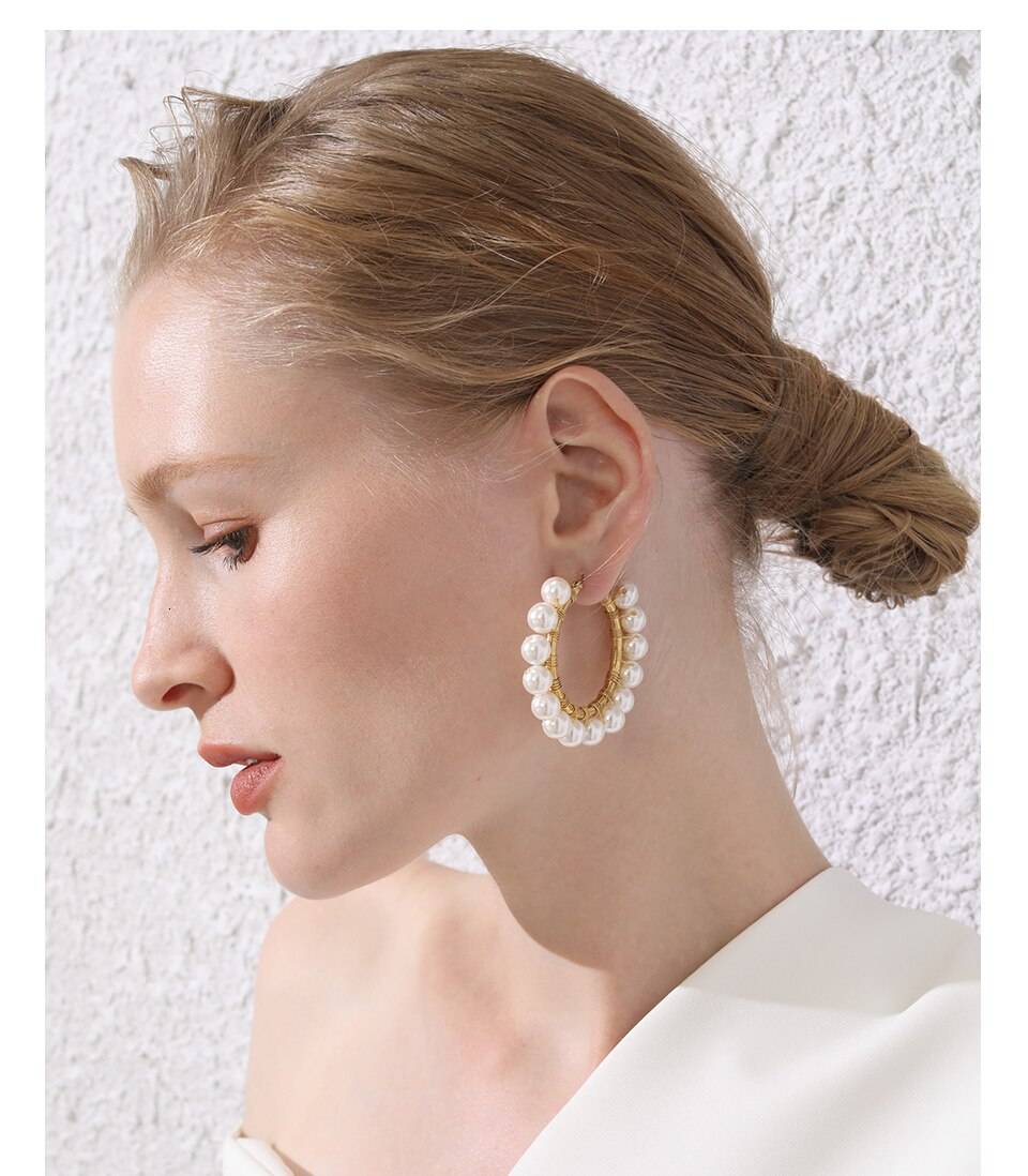 Women&rsquo;s Elegant Pearls Hoop Earrings