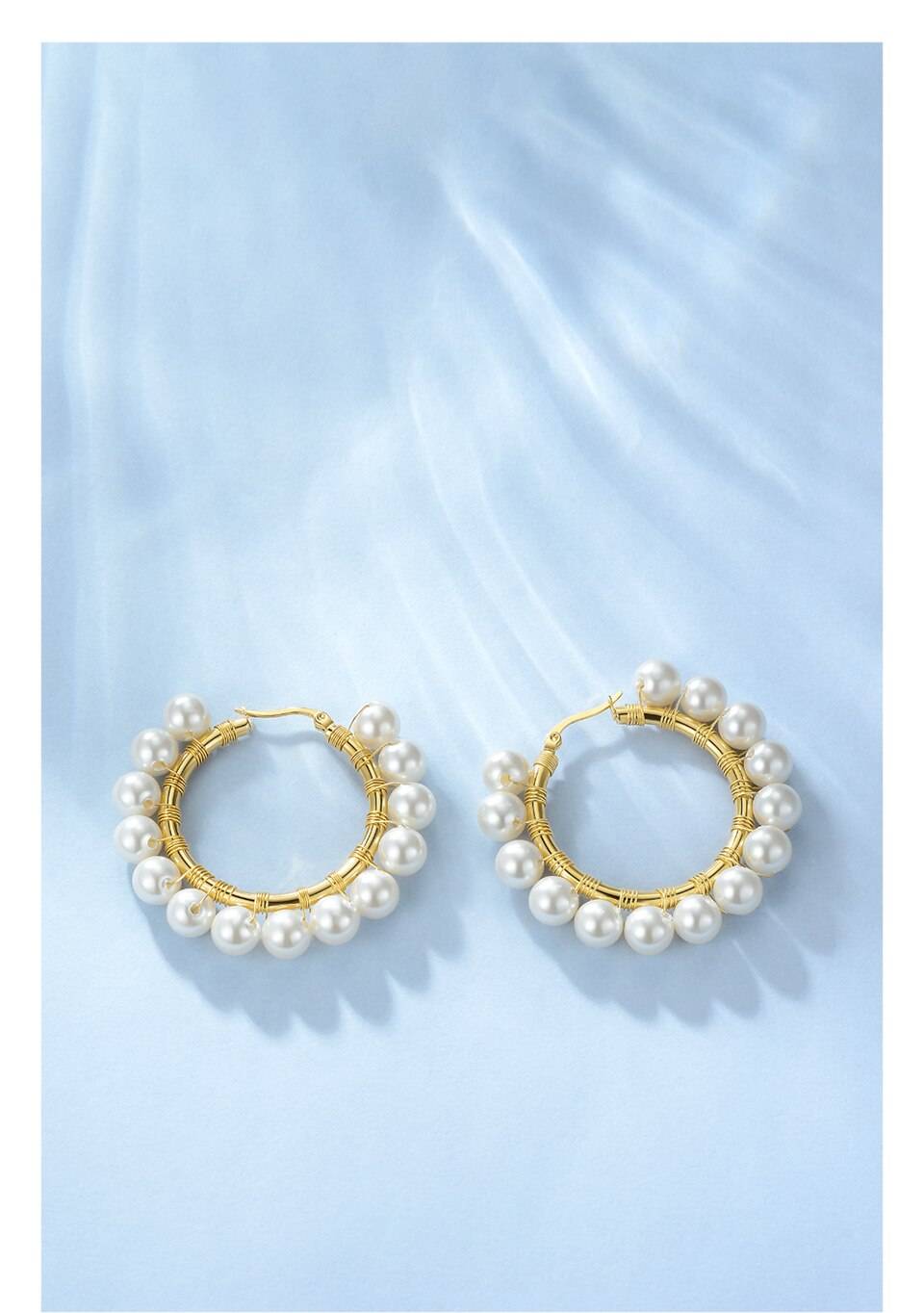 Women&rsquo;s Elegant Pearls Hoop Earrings