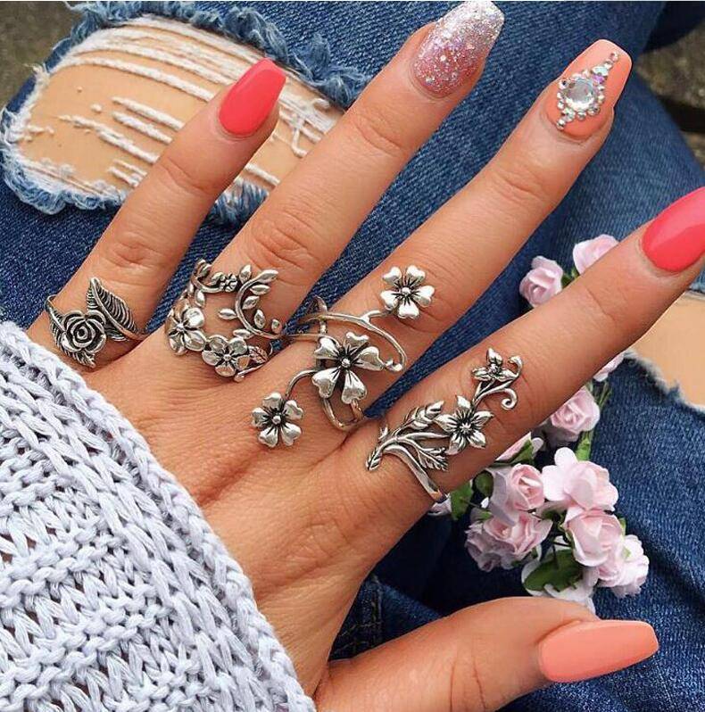 Vintage Styled Floral Rings Set Vintage Styled Floral Rings Set