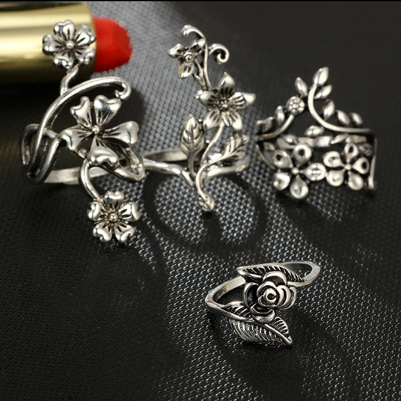 Vintage Styled Floral Rings Set Vintage Styled Floral Rings Set