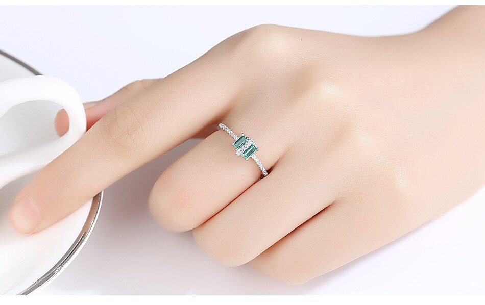 Women's 925 Sterling Silver Elegant Ring Women's 925 Sterling Silver Elegant Ring