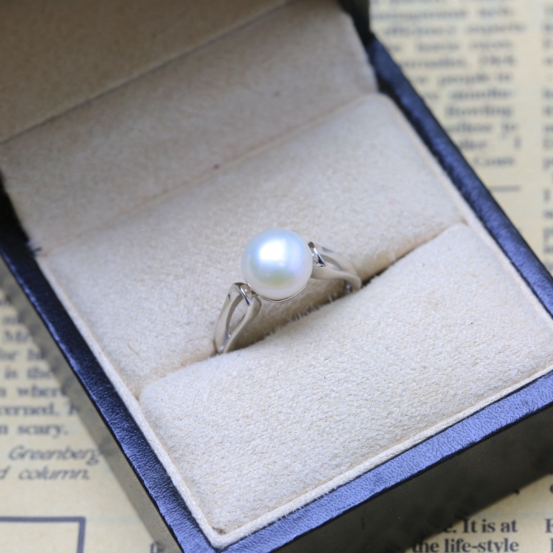 Women's Simple 925 Sterling Silver Ring with Natural Pearl